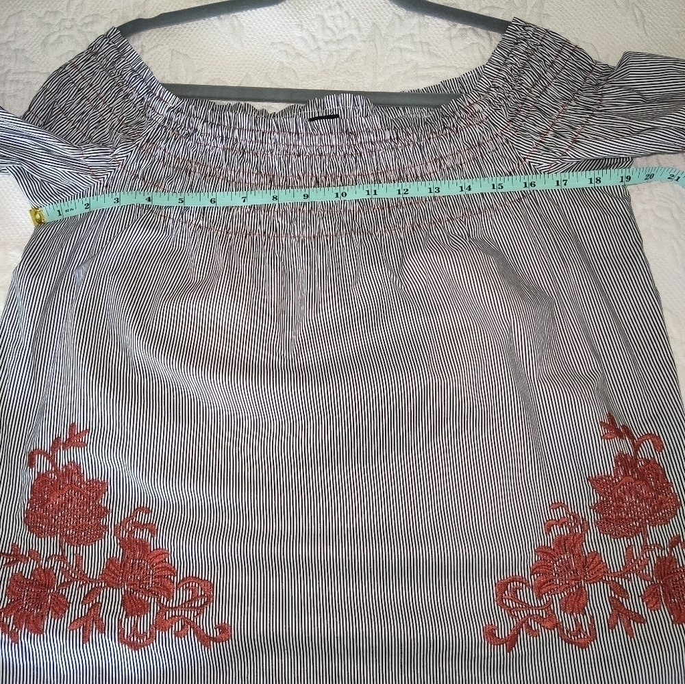 Sweet Wonderer Top, Floral Applique, Smocked Neck, Blue & White Stripe, L - Picture 6 of 7